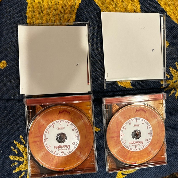 Taylor Swift - Picture 2 of 3